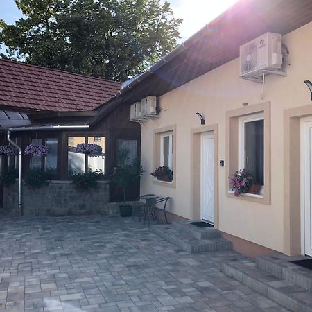 Illa Apartments Eger Exterior photo