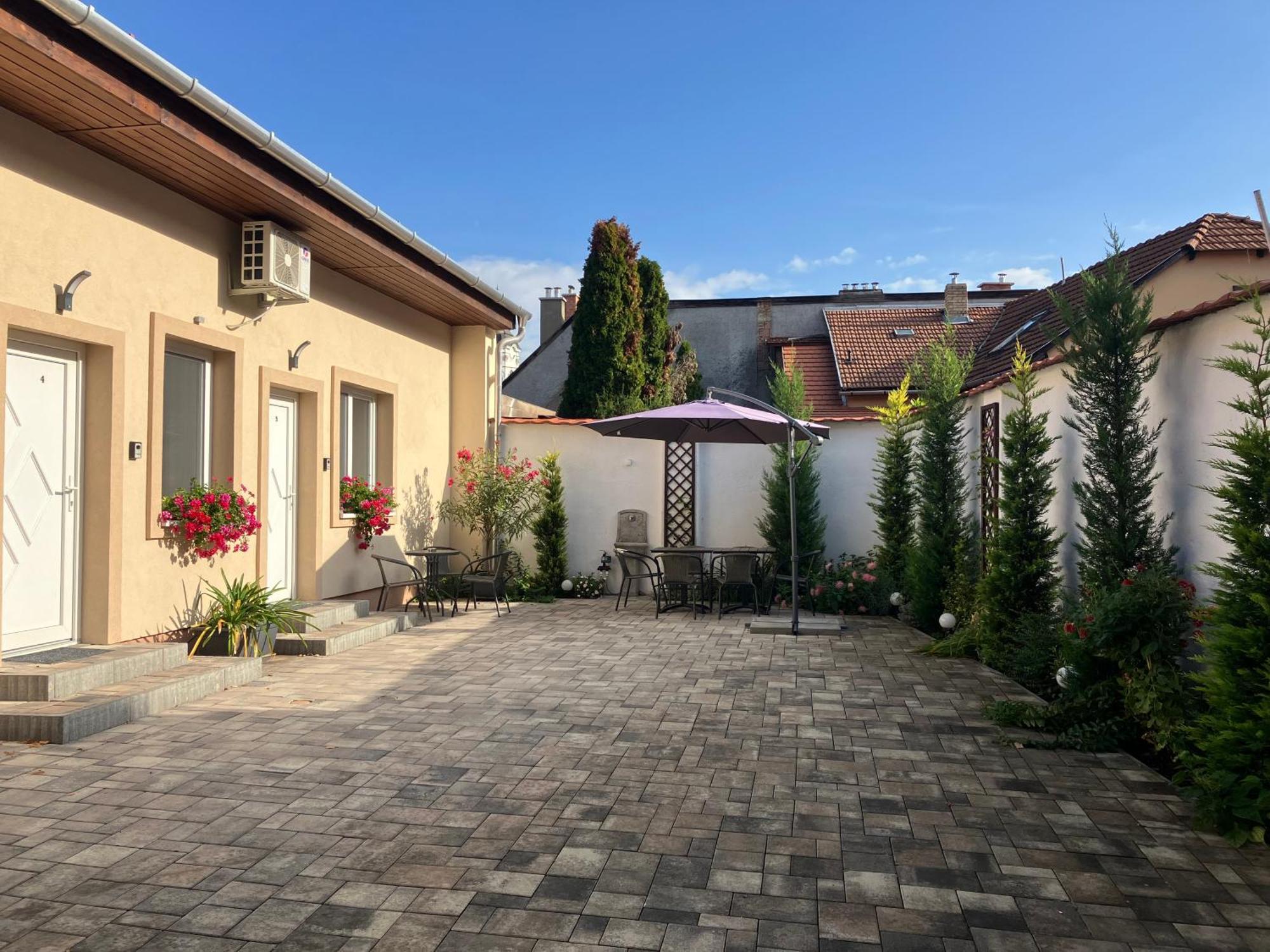 Illa Apartments Eger Exterior photo