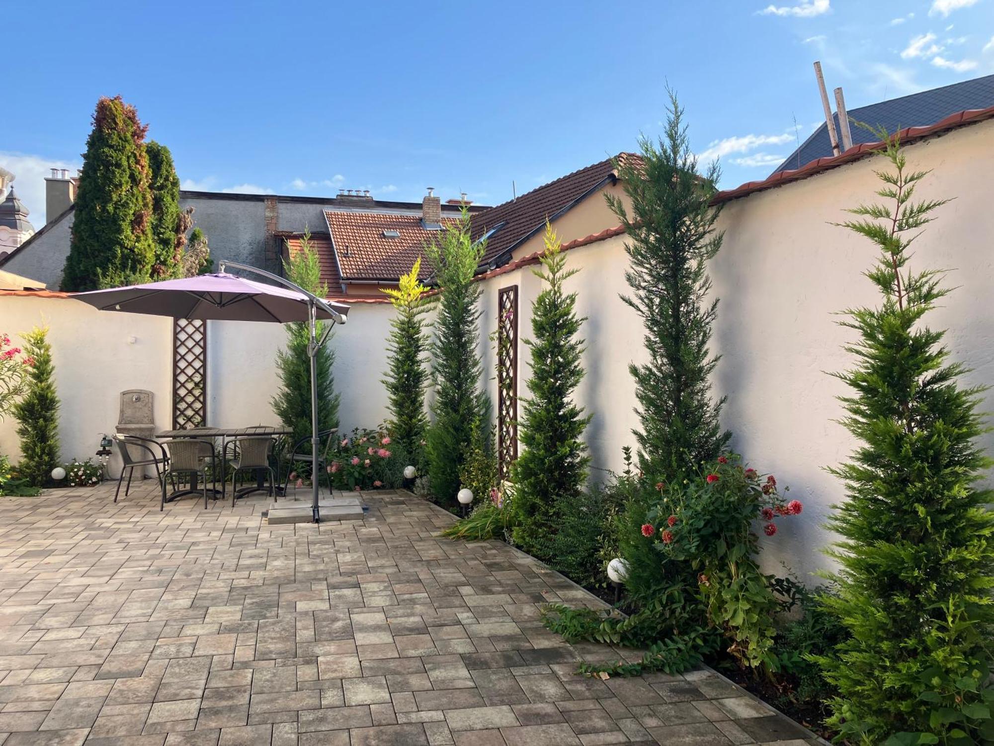 Illa Apartments Eger Exterior photo